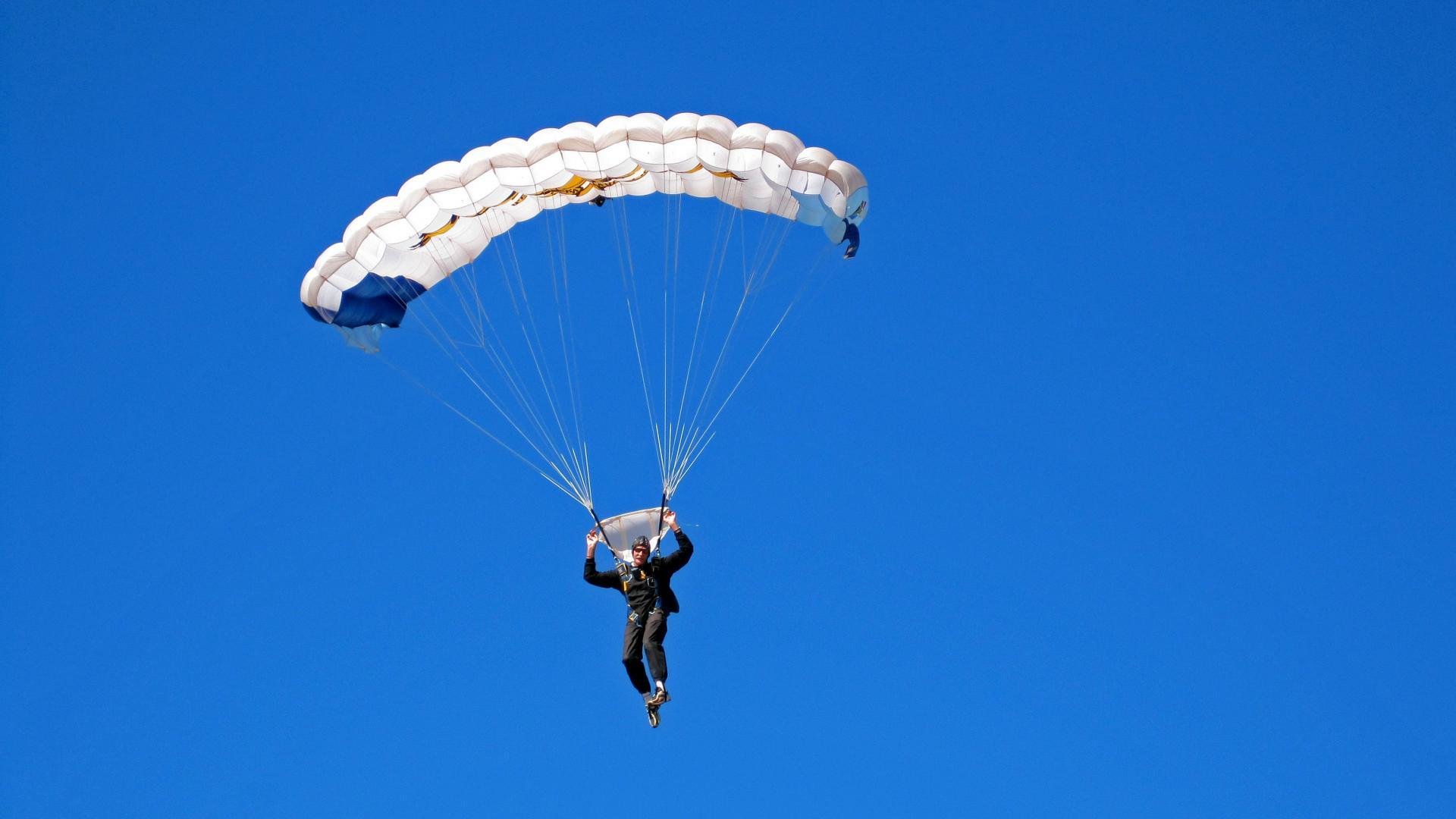 九游电子竞技-电竞比赛中的失误分析：原因、影响与改进措施，电竞比赛上的不公平